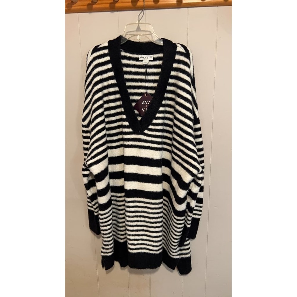 Ava &‎ Viv Black and White Striped V-Neck Sweater